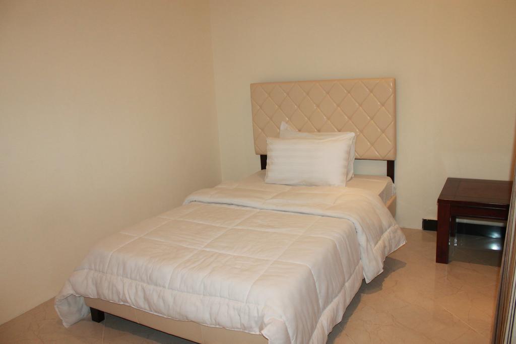 Ferienwohnung Al Hamra Plaza Manama Zimmer foto