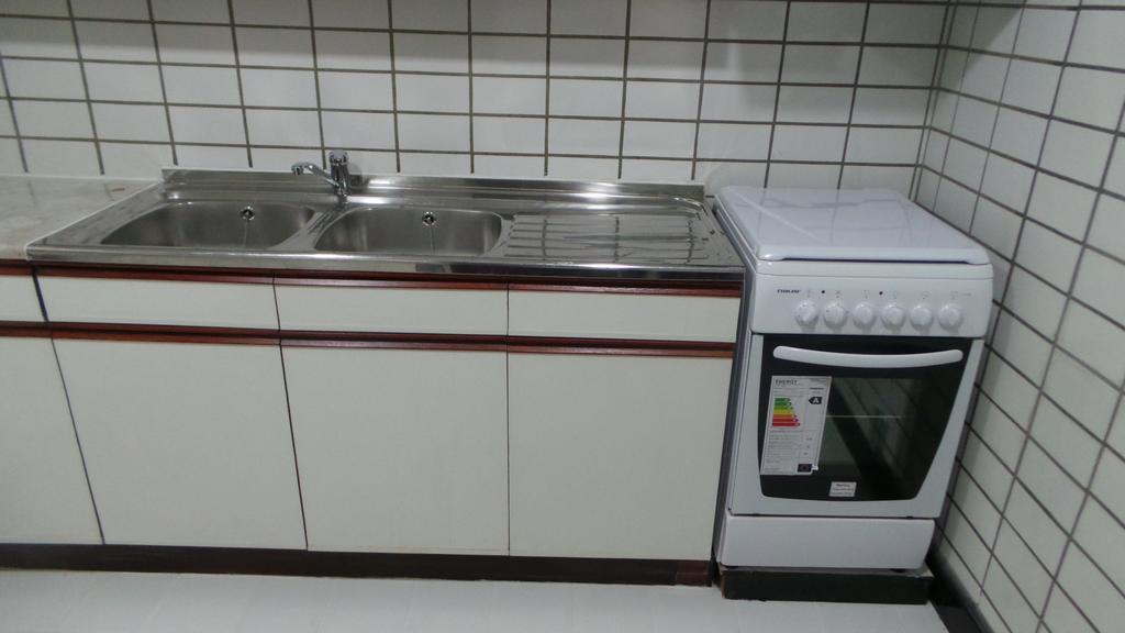 Ferienwohnung Al Hamra Plaza Manama Zimmer foto