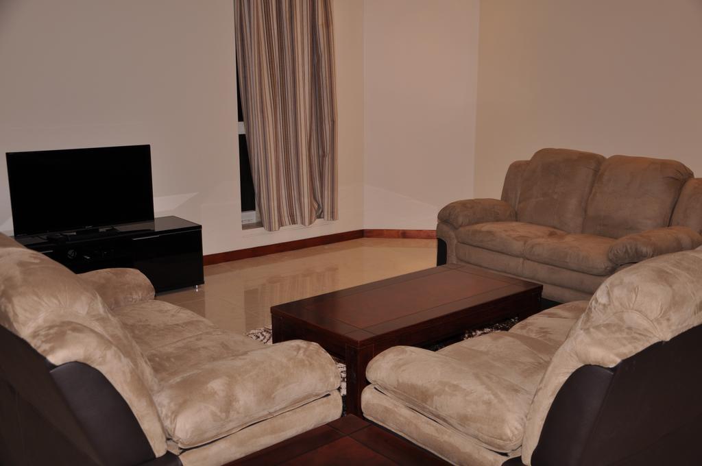 Ferienwohnung Al Hamra Plaza Manama Zimmer foto