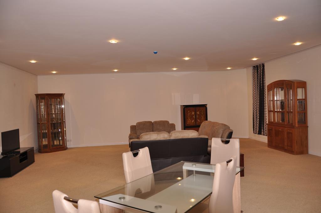 Ferienwohnung Al Hamra Plaza Manama Zimmer foto