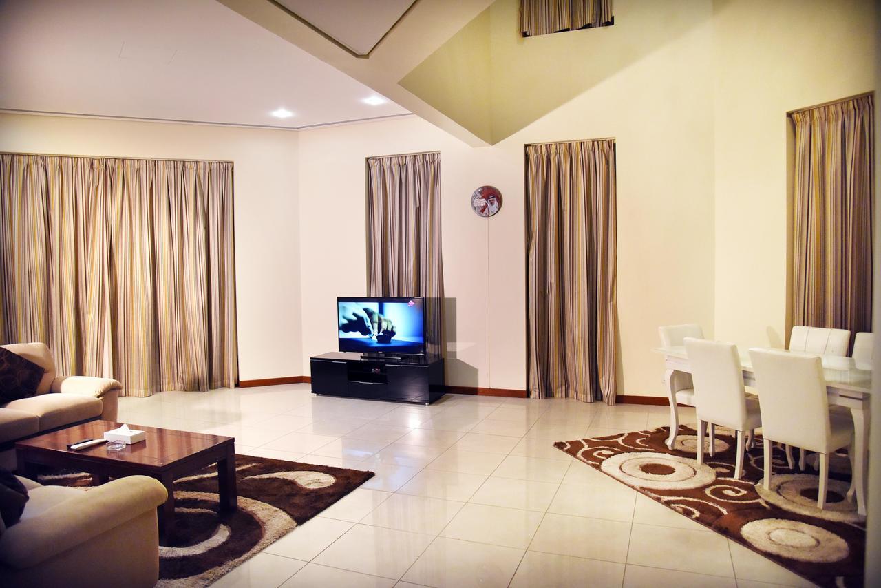 Ferienwohnung Al Hamra Plaza Manama Zimmer foto